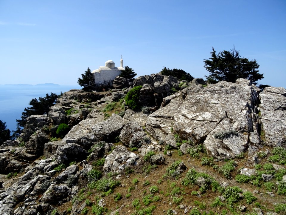 La chapelle Christos Dikaios (Christ le Juste) au sommet d… 