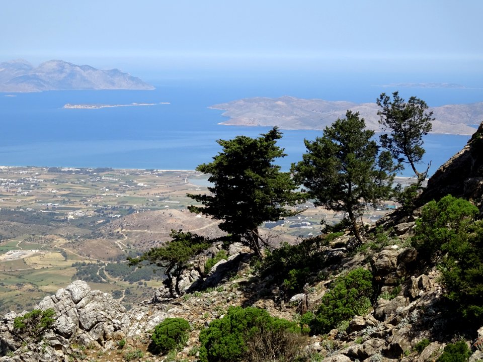 Vue vers la mer et l'ile de Pserimos 