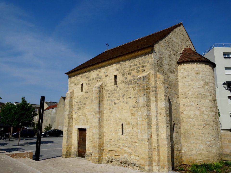 Chapelle Saint-Jean, de style roman et construite en 1003,… 