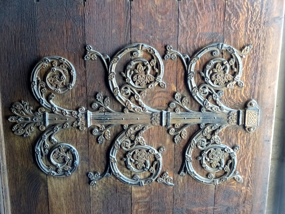 Ferronnerie, porte en bois de la basilique Saint-Denys, Ar… 