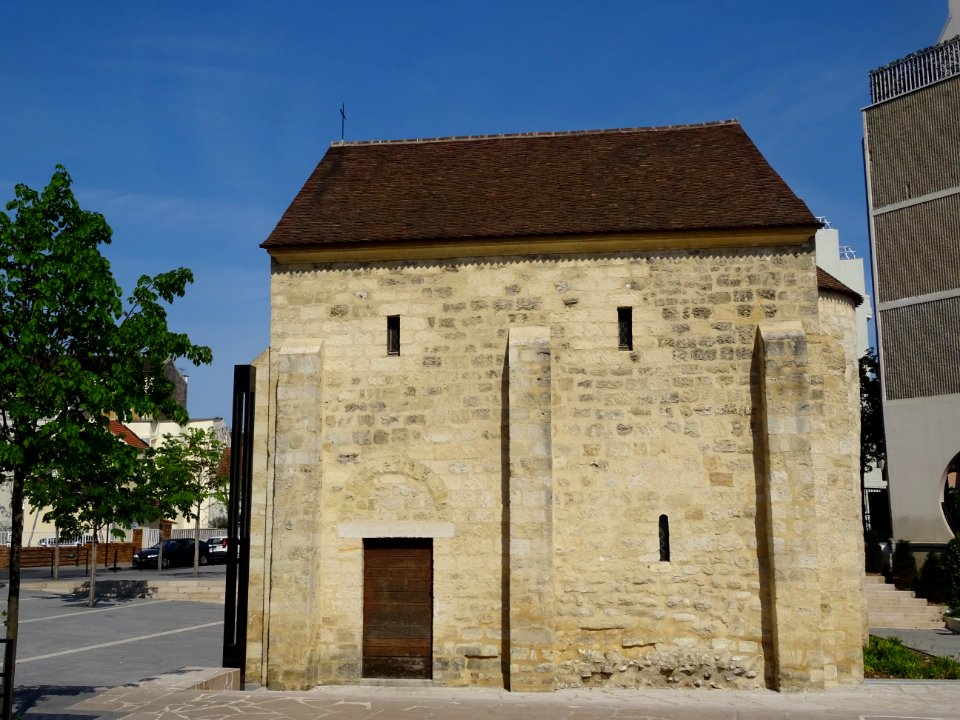 Chapelle Saint Jean, de style roman et construite en 1003,… 