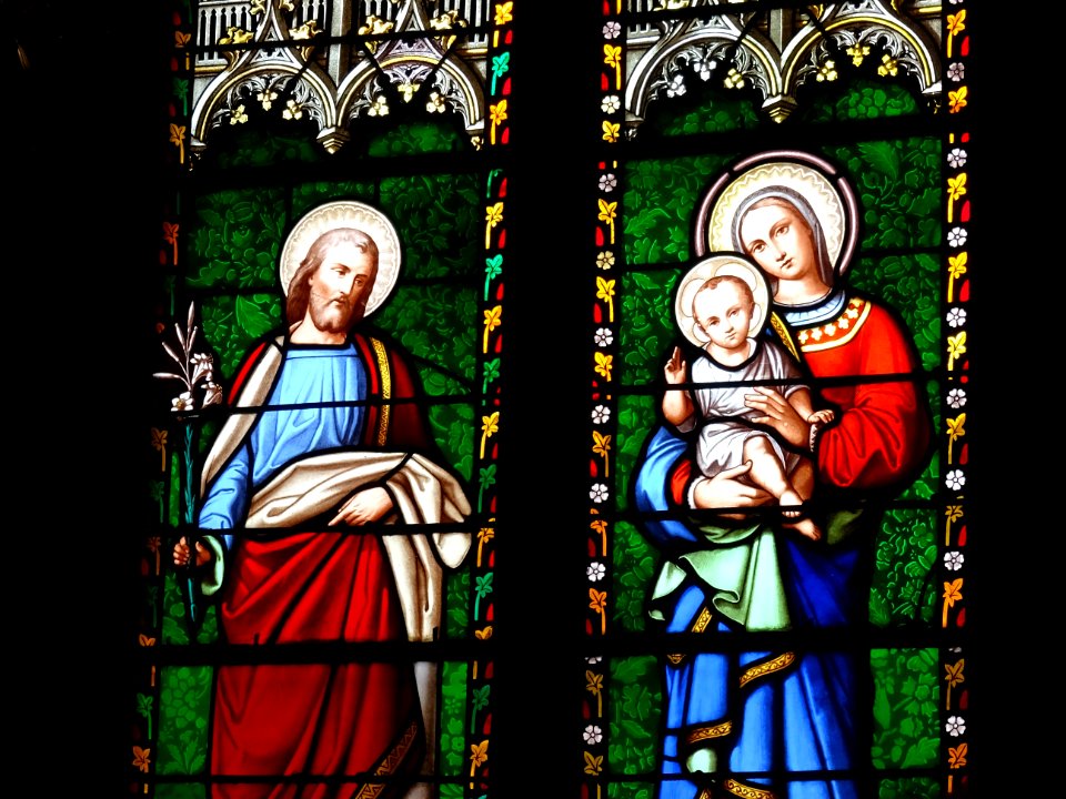 Vitrail, église Saint-Matthieu, Salers, Cantal 