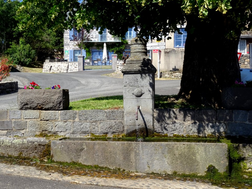 Fontaine à Cezens, Cantal 