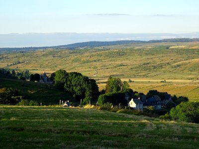 Vue vers Montfermier, tout au sud du Cantal 