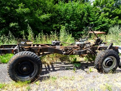 Une vielle carcasse de véhicule agricole. Ai récupéré un p… 