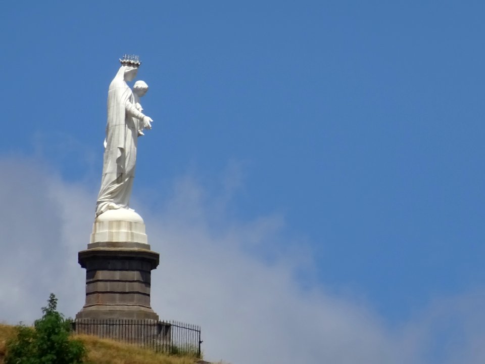 Statue en fonte de la sainte Vierge Notre-Dame-de-la-Haute… 