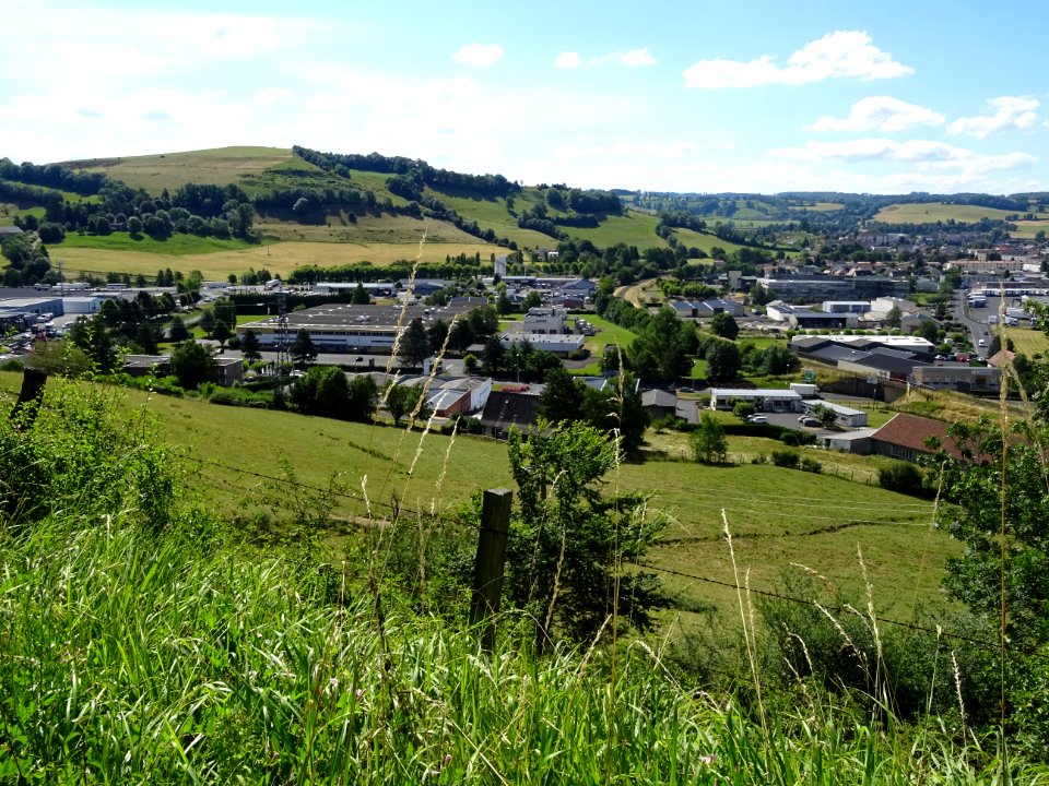 Vue sur la zone industrielle d'Aurillac, Cantal 