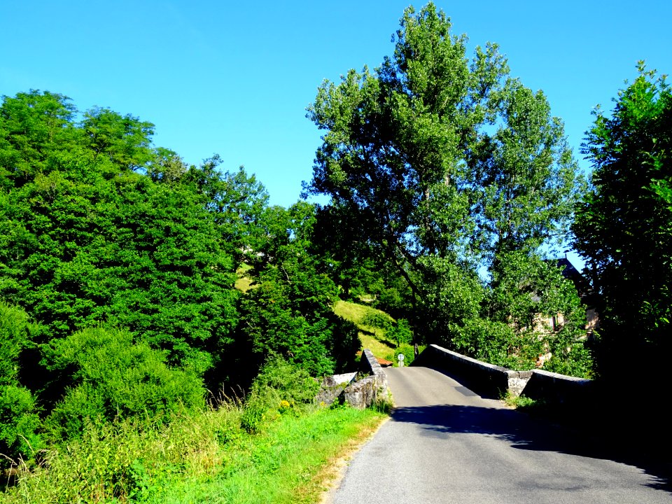 Pont sur la rivière La Cère, entre Madunac et le Bex, Ca… 