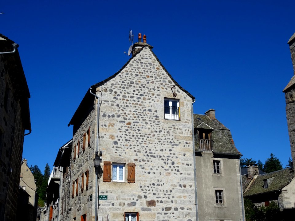 Maisons, St Urcize, Cantal 