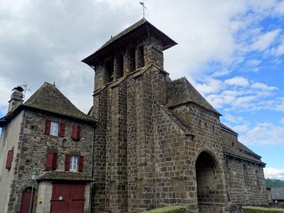 Clocher à peigne avec 4 cloches, église Saint Saturnin, à … 