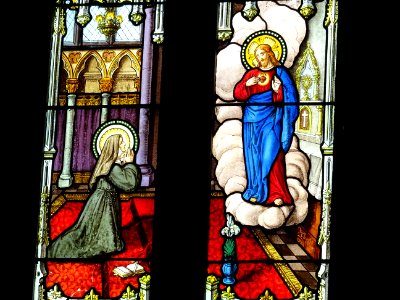 Vitrail, église St-Laurent, Le Vigean, Cantal 