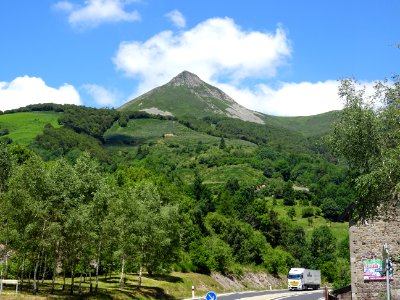 Le Puy Griou depuis Saint-Jacques-des-Blats 