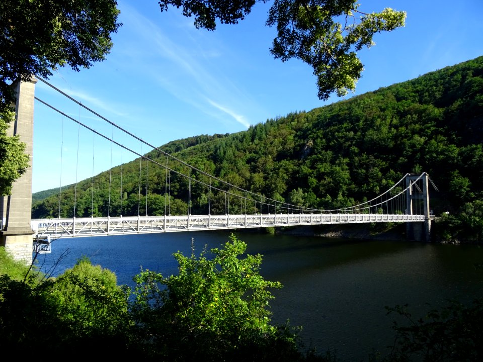 Pont de Treboul qui enjambe la Truyère entre Pierrefort et… 