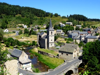 Village et église, Saint-Juéry, Lozère 