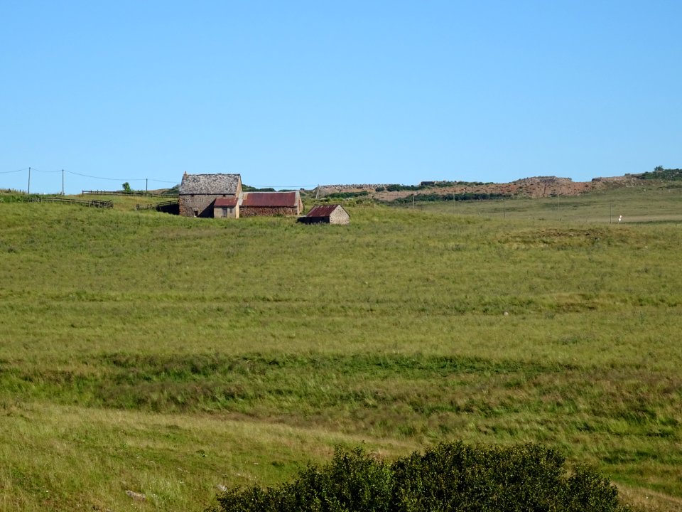 Buron de Baladour, entre le Mont Servais et le hameau de C… 