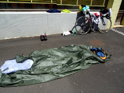 Encore une pause casse-croûte à midi, où je dois déployer … 