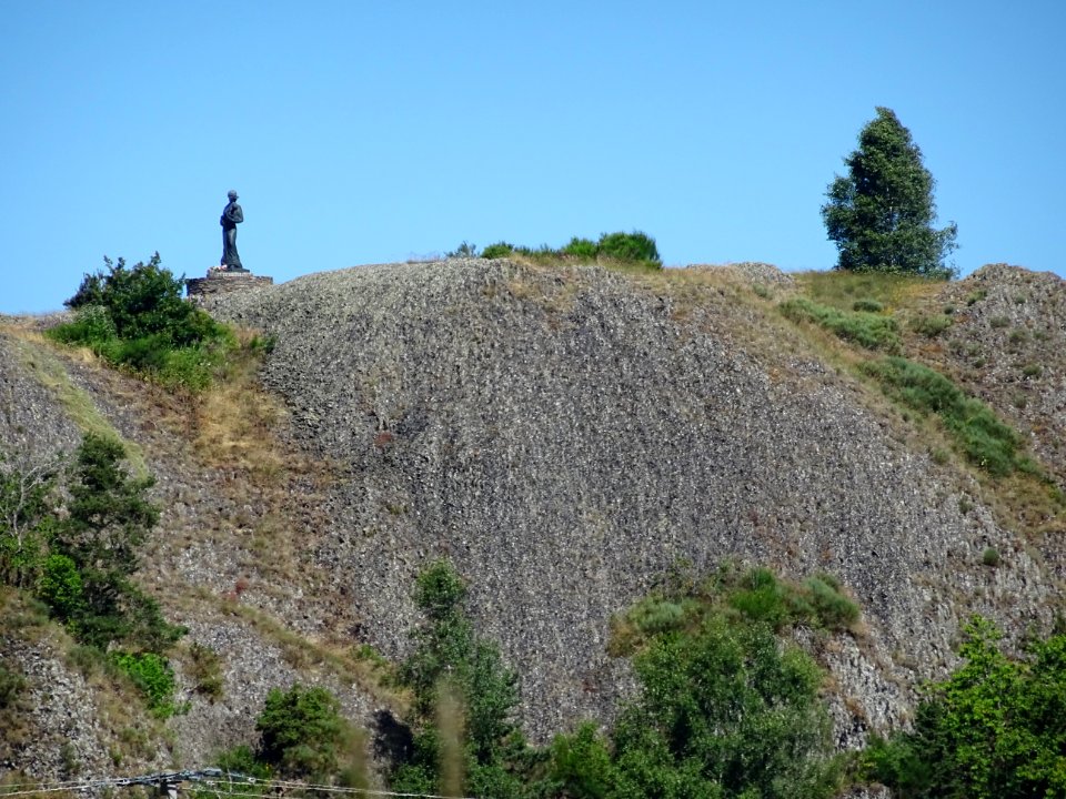 Statue de la Vierge à l'enfant, près du Cheylaret, Lozère 