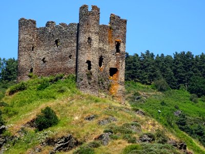 Ruines du château d'Alleuze, Cantal 