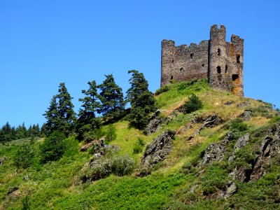 Ruines du château d'Alleuze, Cantal 