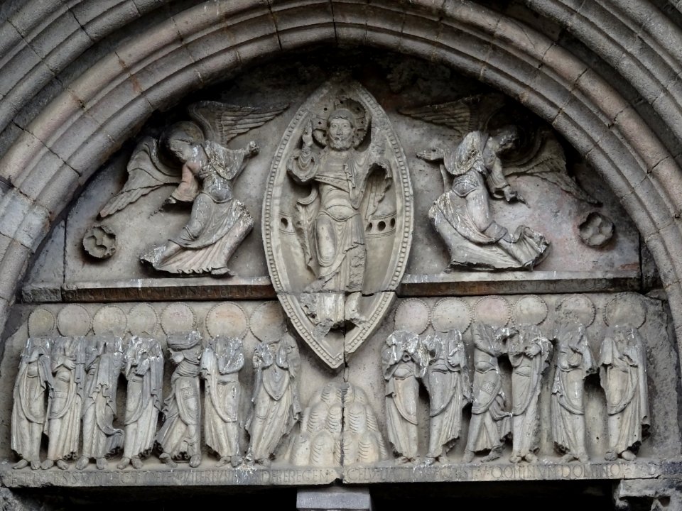 Tympan représentant l'Ascension de la basilique, basilique… 