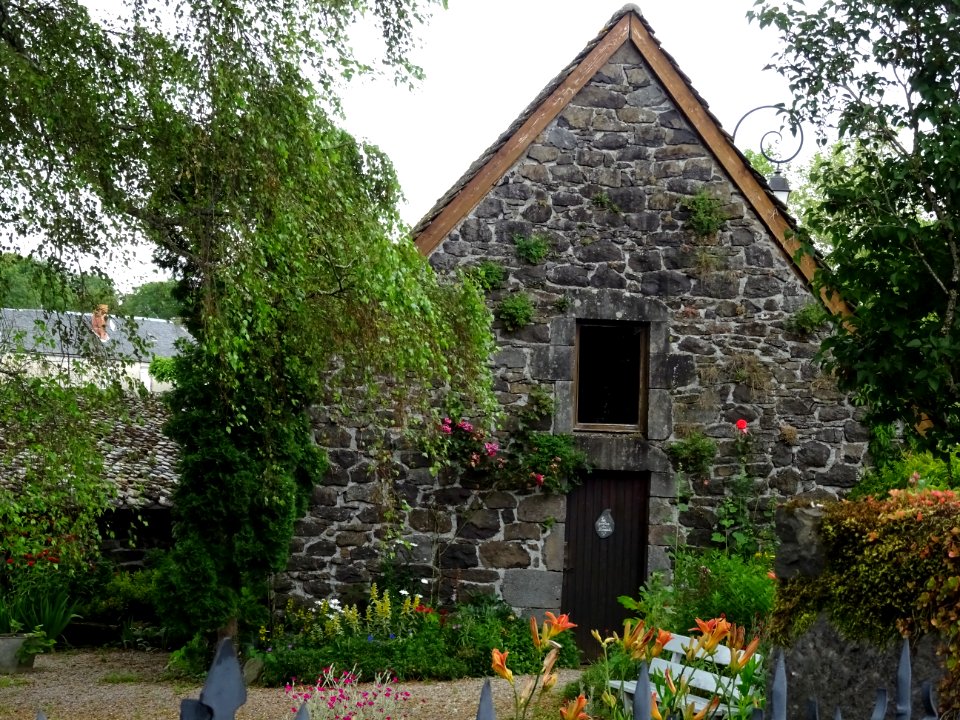 Dépendance du Château de la Trémolière, Anglards-de-Salers… 