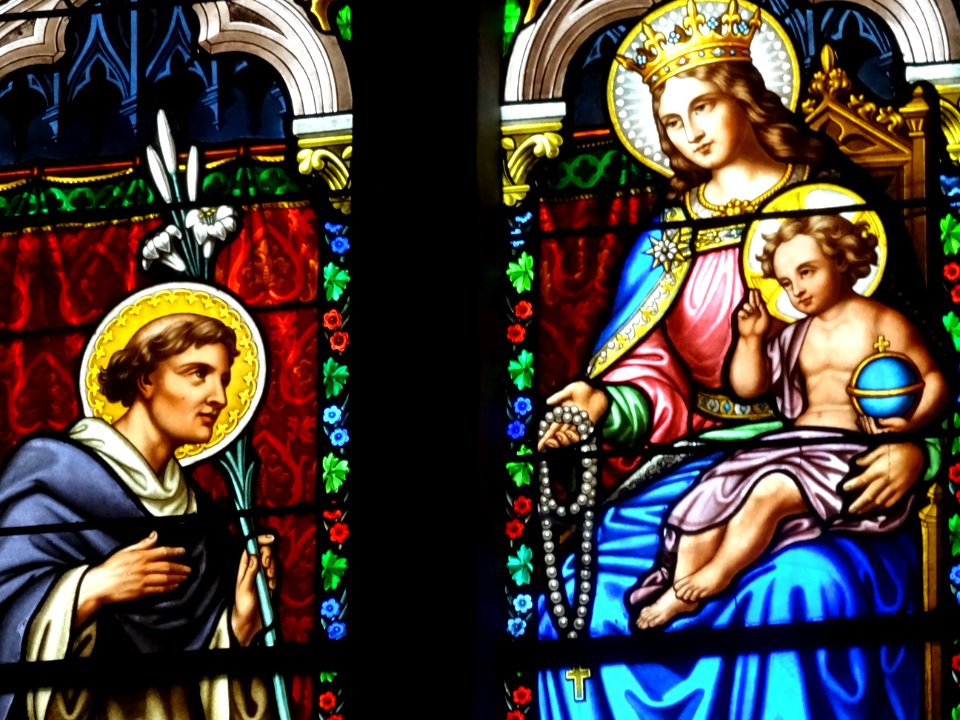 Vitrail, église Saint-Vincent, rare édifice gothique de Ha… 