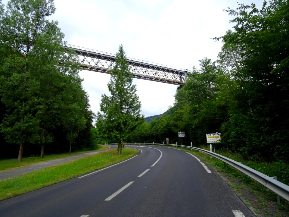 Le viaduc de la Sumème ou de Vendes, 65 mètres de haut sur… 