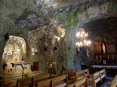 Chapelle monolithe Saint-Michel, Fontanges, Cantal. La cha… 