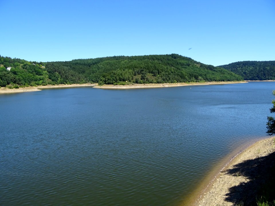 Lac du Barrage du Grandval, Cantal 