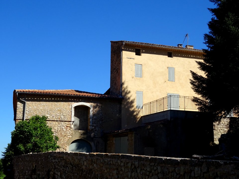 Maisons, Esparron-de-Pallières, Var 