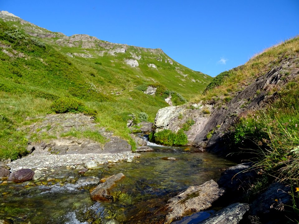 Petit bassin sous le refuge des Drayères 