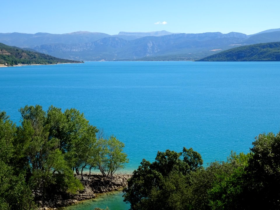 Lac de Ste-Croix, limite entre le Var et les Alpes de Haut… 