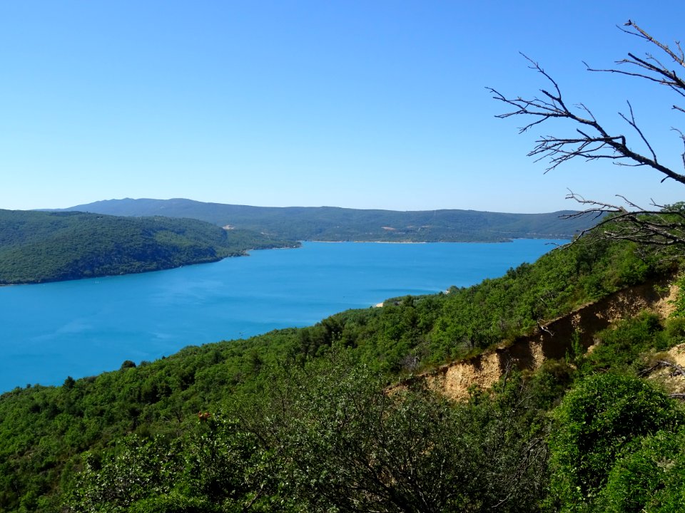Lac de Ste-Croix, limite entre le Var et les Alpes de Haut… 