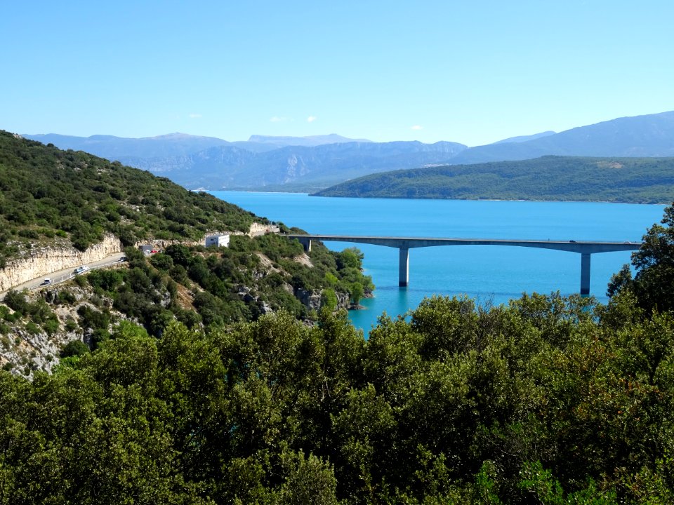 Pont D111 sur le lac de Ste-Croix, limite entre le Var et … 