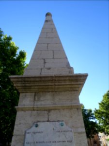 Place Malherbe et sa fontaine surmontée s'une obélisque, S… 