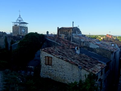 Tour de l'horloge et toitures, Aups, Var 