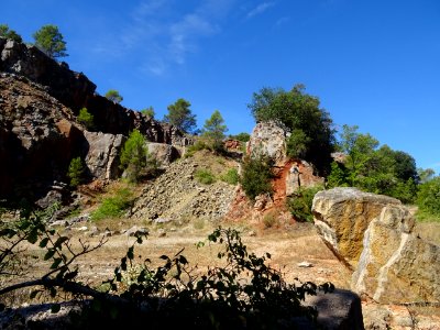Falaise le long de la D13 entre Cabasse et Carcès, Var 