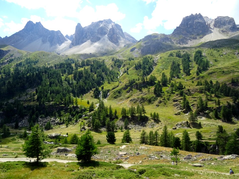 Cascades, mélèzes et prairies 