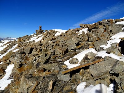 Cairn au sommet de la Tête de Dormillouse 