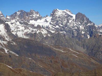 Face Sud de la Barre des Ecrins, Le Pic sans Nom et le Mon… 