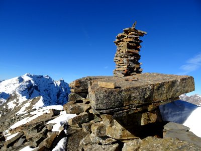 Cairn au sommet de la Tête de Dormillouse 