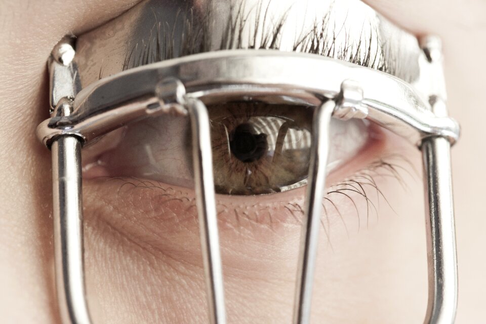 Make-up fix eyes