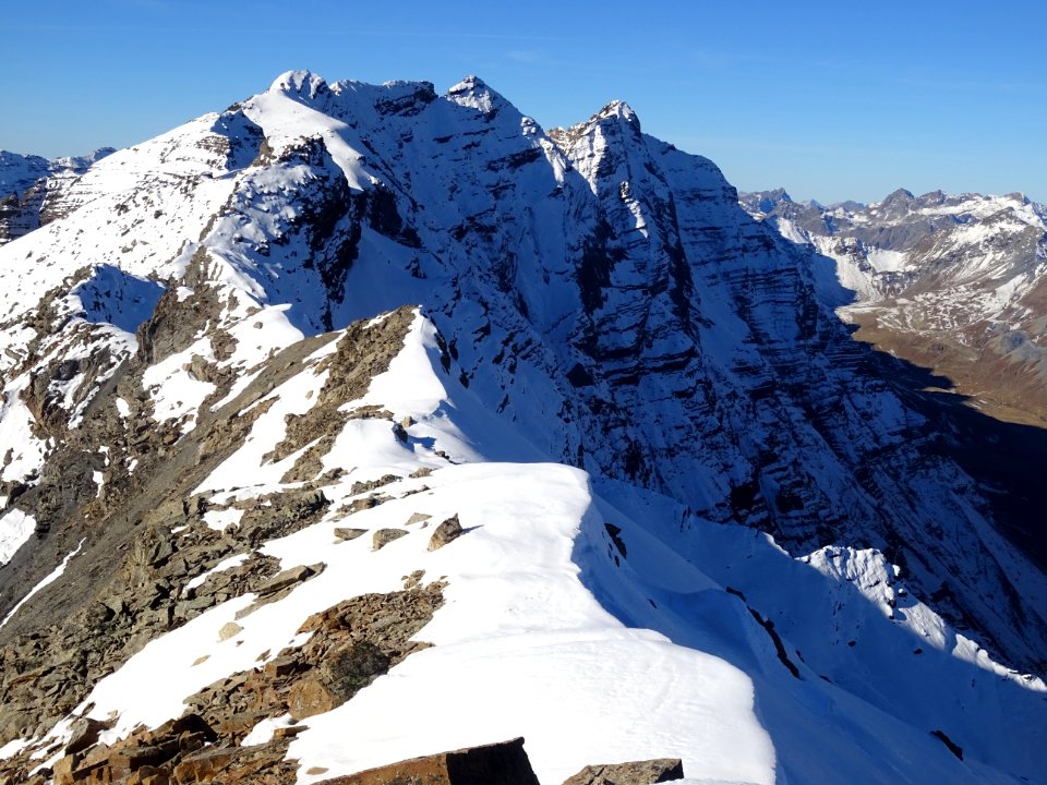 Depuis la Tête de Dormillouse, vue vers l'Ouest, le Pic Go… 