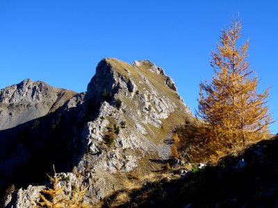 Le Gros Ferrant (à gauche) et Voyer (crête rocheuse qui se… 