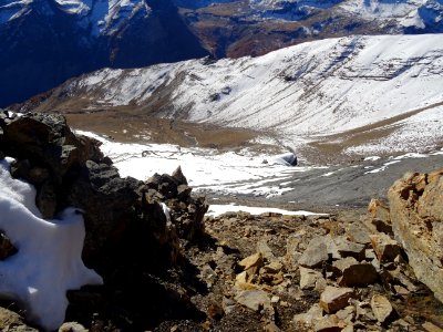 Début de la descente dans le Vallon d'Odeyer ... blocs roc… 