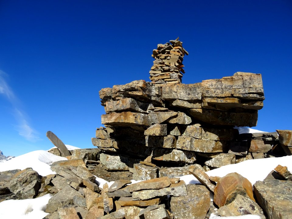 Cairn au sommet de la Tête de Dormillouse 