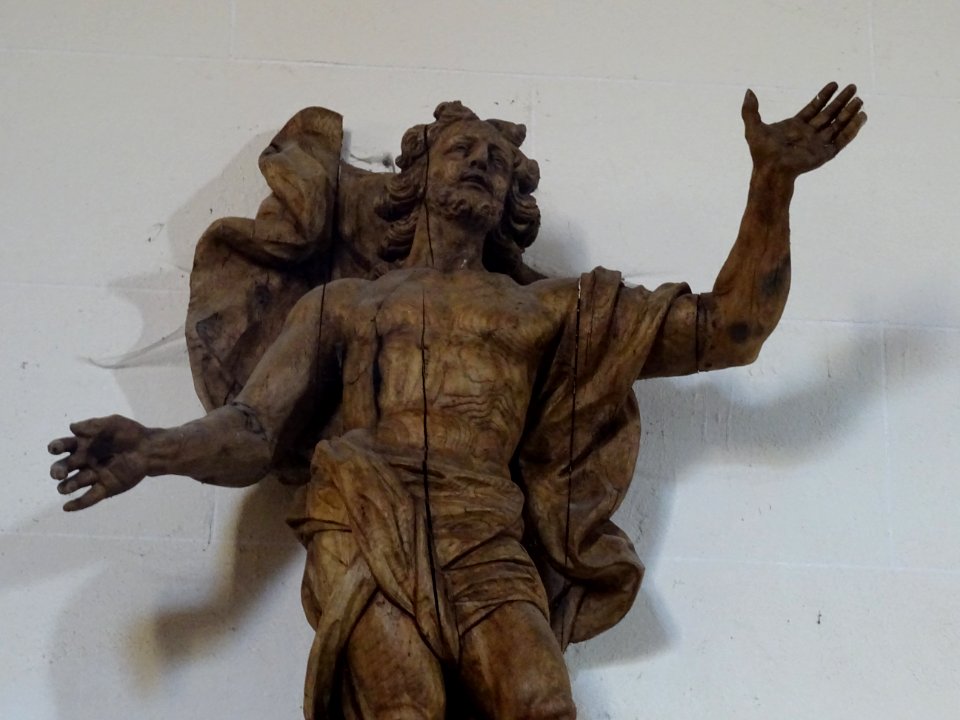 Statue en bois dans la collégiale Saint-Pierre, Gerberoy, … 