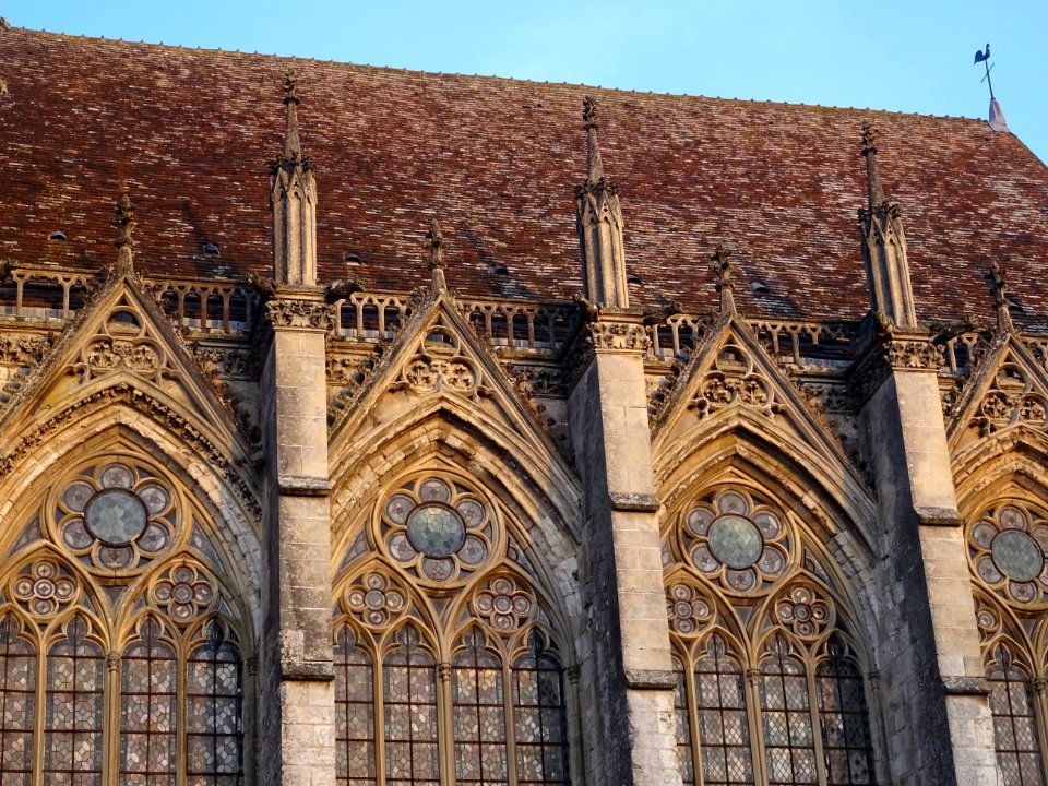 Détails des vitraux et de la toiture, la saint-chapelle, d… 