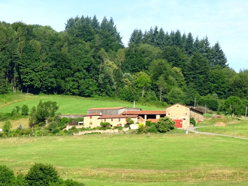 Une ferme entre Yzeron et Duerne, Monts du Lyonnais, Rhône… 