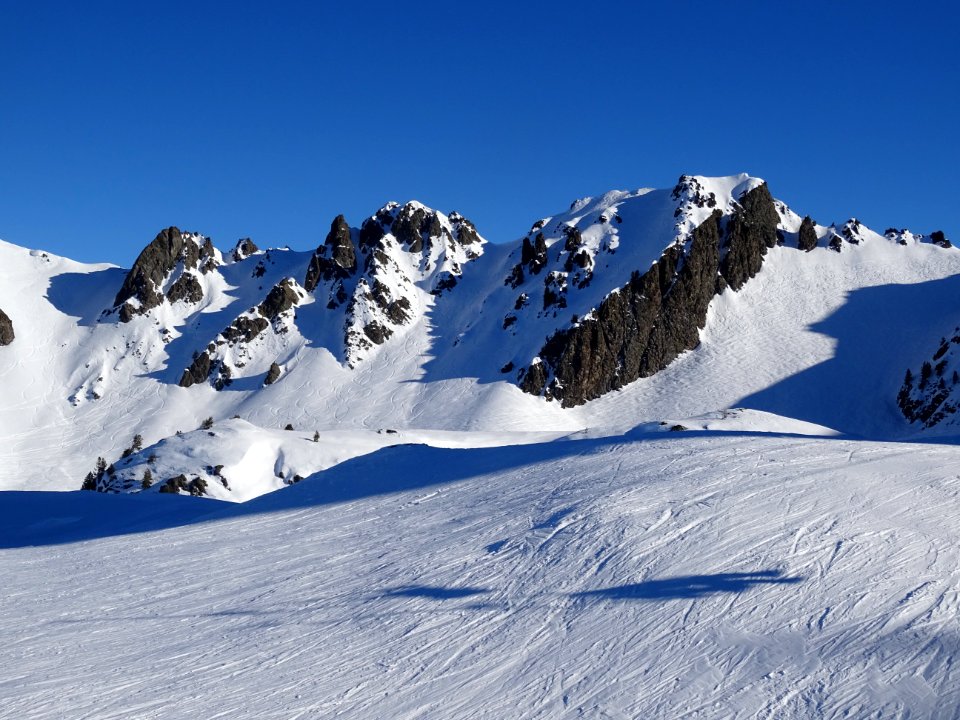 Trois pointes (2502m, 2543, 2558m) au nord du Colleto Verd… 